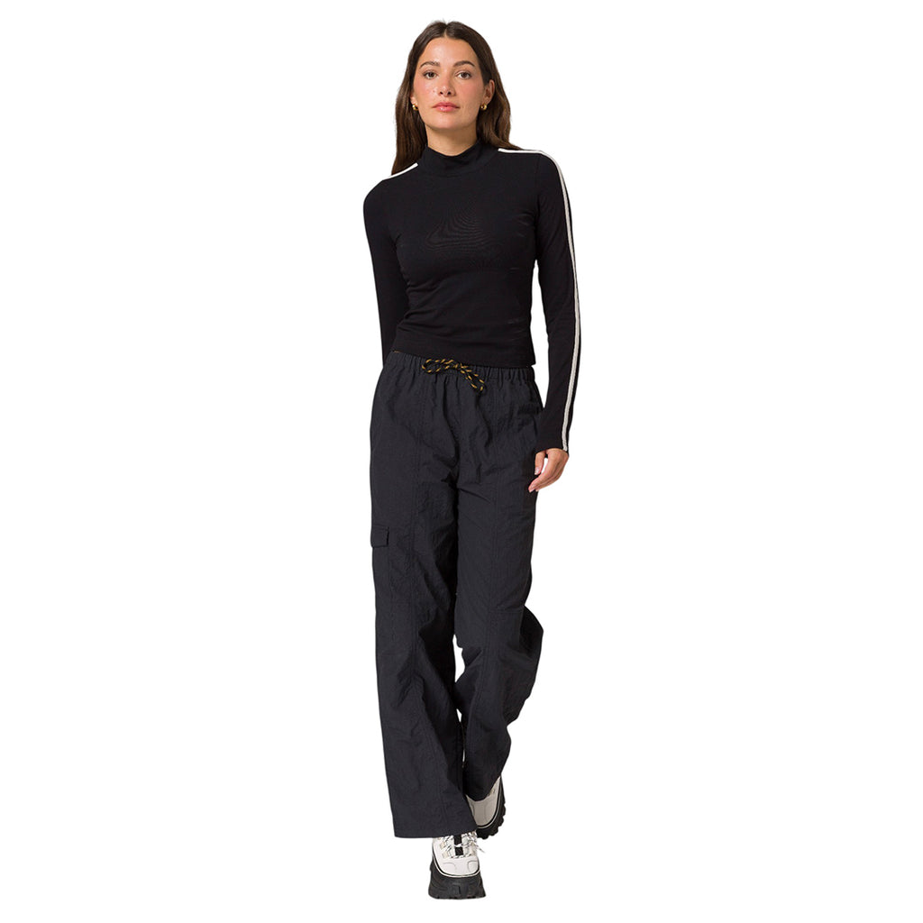 Camiseta Sporty Mock para mujer color negro