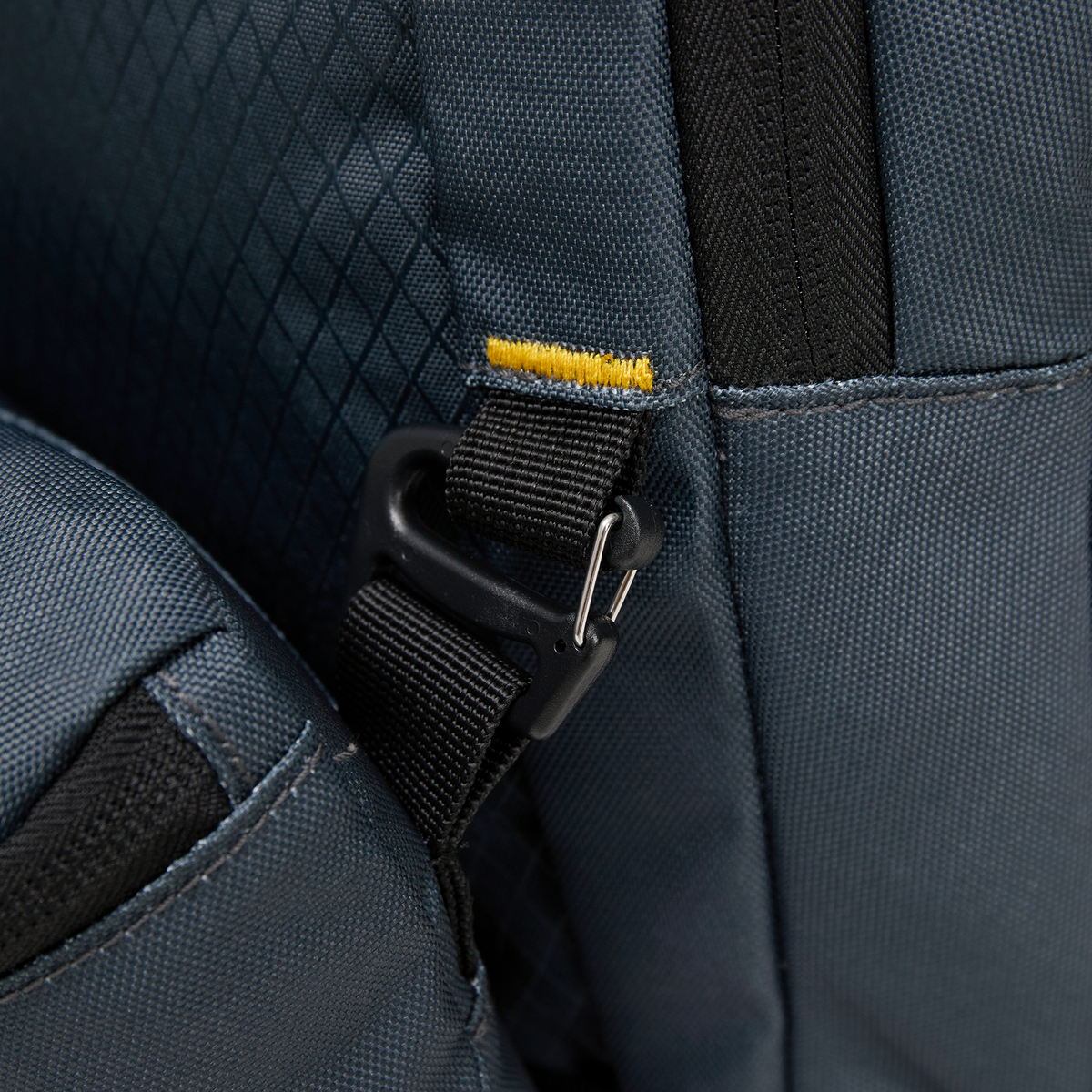 Mochila Daypack 2 en 1 para hombre color negro